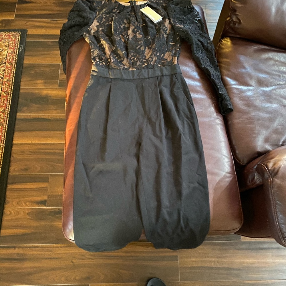 Pants suit